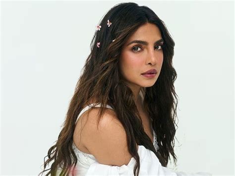 Priyanka Chopra Got Injured While The Bluff Shooting Shows Injury Photo