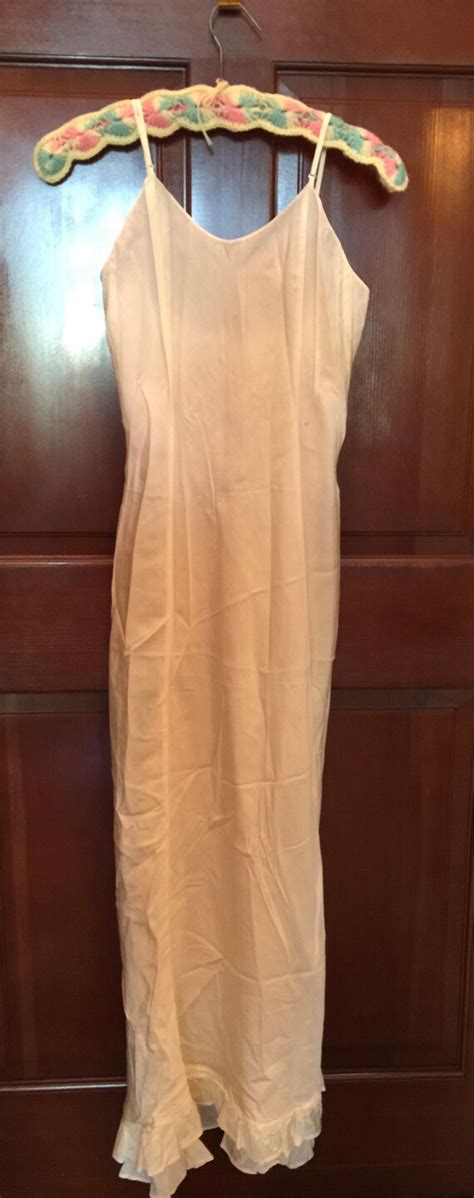 Vintage Lingerie Slip Night Gown Dress Cream Colo Gem