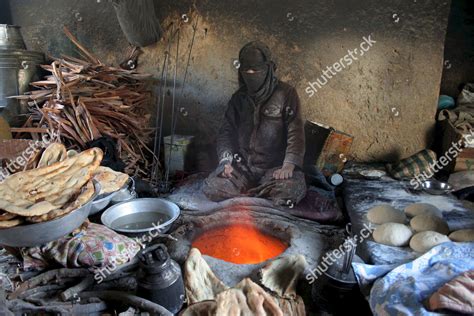 Afghan Baker Prepares Bread Bakery Kabul Editorial Stock Photo - Stock ...