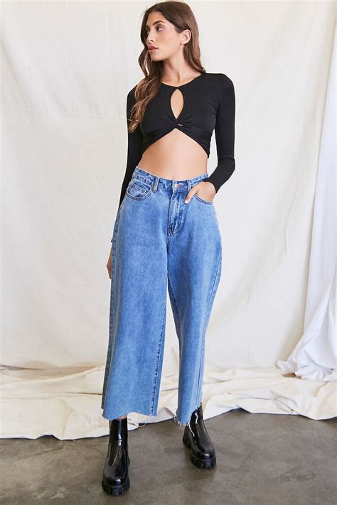 Cutout Twisted Crop Top