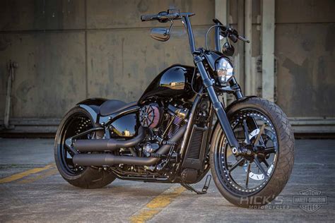 The Big "B" Breakout 300 - Rick`s Motorcycles - Harley Davidson- Baden ...