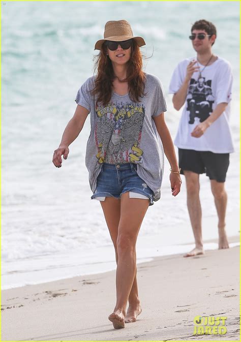 Photo Kate Walsh Bikini Babe Miami Beach 26 Photo 2775565 Just