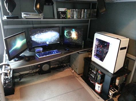 30 Coolest and Inspiring Multi monitor Gaming setups