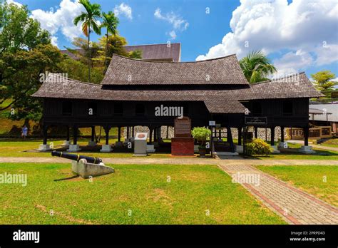 Crafts & Cultural Handicraft Complex and Negeri Sembilan State Museum is located in Seremban ...