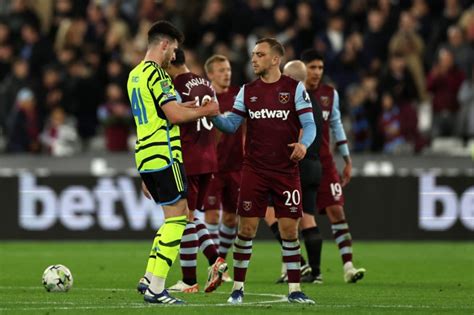 Declan Rice Tipped To Lift Trophies With Arsenal