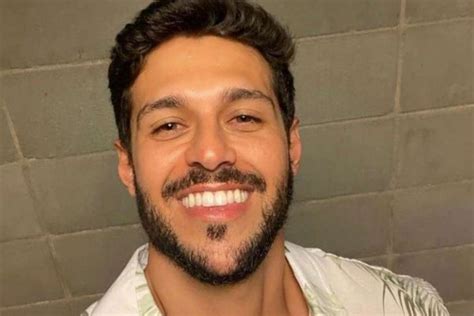 Ex Bbb Rodrigo Mussi Faz Primeira Apari O Na Web Ap S Acidente Confira