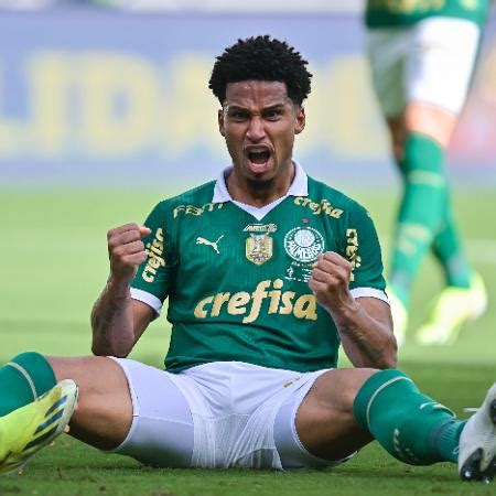 Palmeiras Murilo passa por exames e vira alívio para Abel