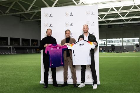 Tiktok Wird Offizieller Entertainment Partner Des Dfb Nike L St