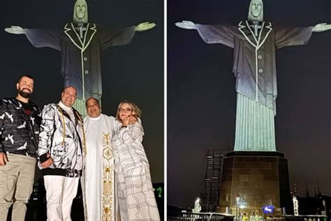 Rio De Janeiro Ilumina Cristo Redentor Em Tributo A Silvio Santos OFuxico