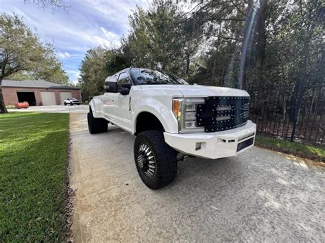 2017 Ford Platinum Edition F350 $65000. - Macs Movie Cars