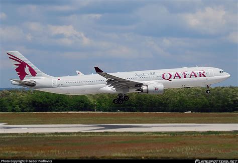 A Aee Qatar Airways Airbus A Photo By Gabor Podlovics Id