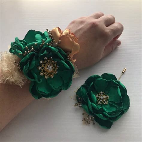 Emerald Green Wrist Corsage Corsage Prom