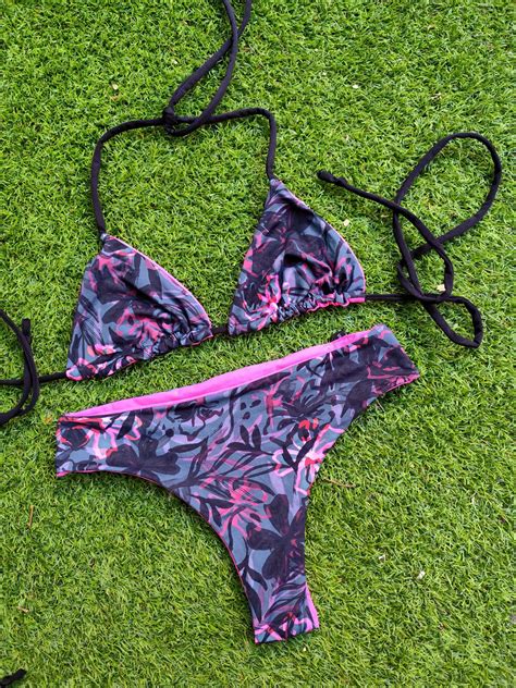 Triangulos Bikini Flores Moradas Kitsune Complements