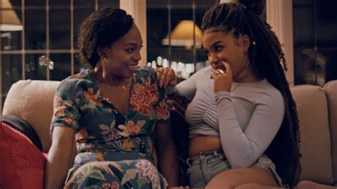 Hot Sexy Enuka Okuma Bikini Pics