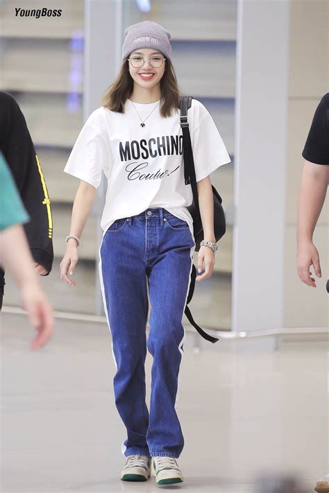 Lisa Airport Fashion / Blackpink Lisa Airport Fashion 4 July 2018 Photo ...