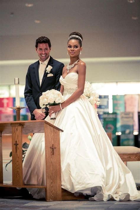 Pin By Armance Bonny On Couple Mixte Interracial Wedding Interracial