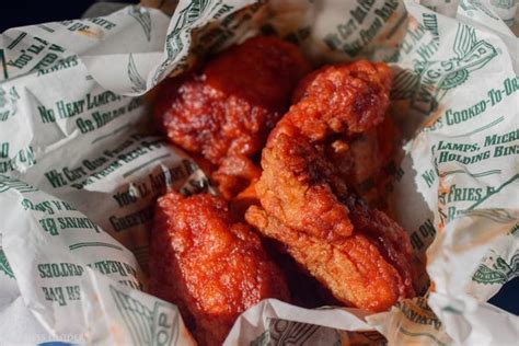 Buffalo Wild Wings Vs Wingstop Reviews Business Insider