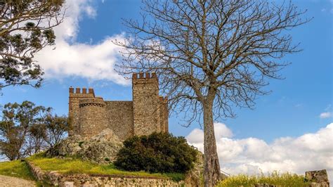 Explora Los Impresionantes Castillos En La Sierra De Aracena Ciudad