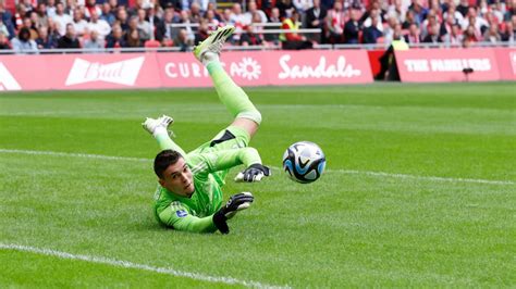 Op Eerste Dag Trainingskamp Loopt Ajax Keeper Jay Gorter