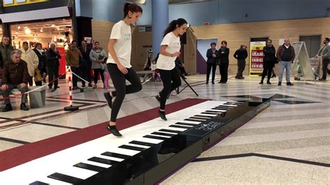 Big Piano. Большое напольное пианино