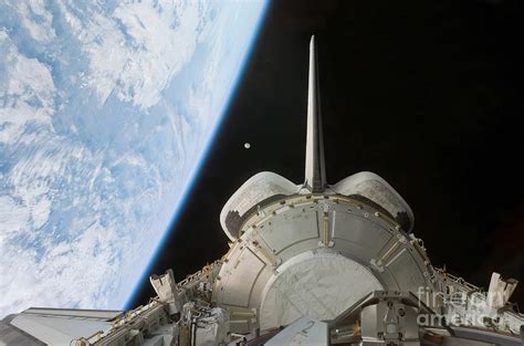 Space Shuttle Discoverys Payload Bay Photograph By Stocktrek Images