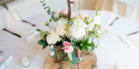 A Beginner's Guide to Flower Arrangement in Vases