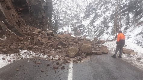 Artvin Ardahan kara yolu heyelan nedeniyle kapandı Son Dakika Haberleri