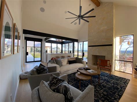 Travelers love Wimberley hotels for their Hill Country views 15