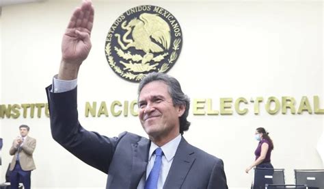 Edmundo Jacobo Se Reincorpora Como Secretario Del INE