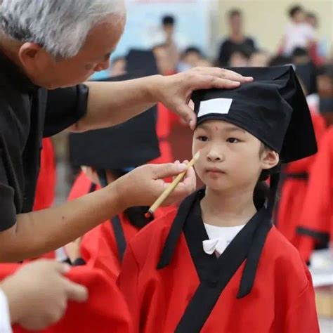 让夕阳更红，朝阳更美桓台县食堂长者