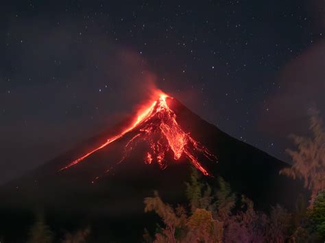 Eruption of Mayon Volcano (Philippines) as of 21 June 2023 (4507x3380