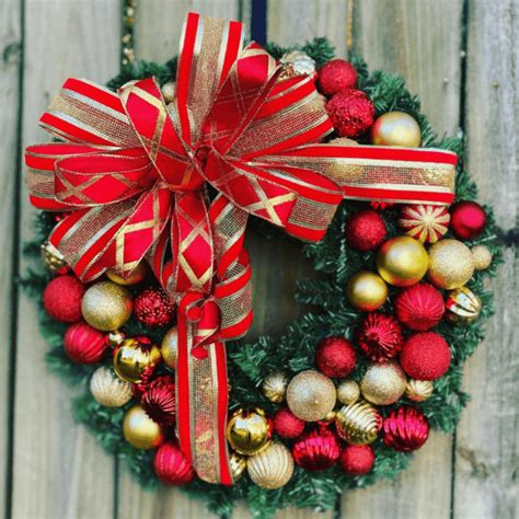 50 Beautiful Christmas Wreaths For Your Front Door - I Luve It