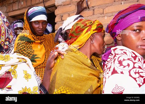 Women in Tanzania Stock Photo - Alamy