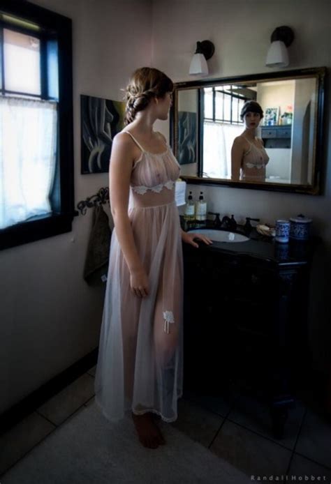 Girls Nipples Showing Tumblr Oi9nmbrTxZ1tg2azno1 500 1600x1200 Porn Pic