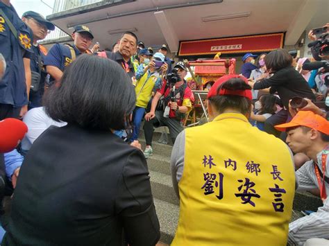 白沙屯媽首度越彰雲大橋 張麗善跪求神轎駐駕縣府