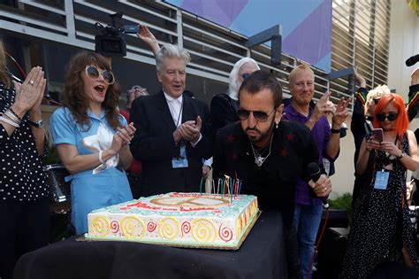 Ringo Starr Celebrates Birthday Talks Mccartney Reunion On New Album