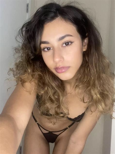 Be Honest You Like Girls With Curly Hair Nudes Funsized Nude Pics Org