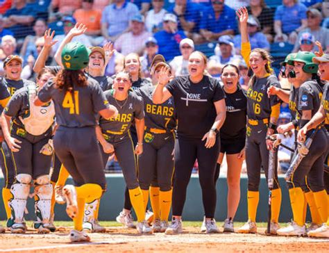 Florida Gators Softball Beats Baylor Bears In Ncaa Super Regionals Opener