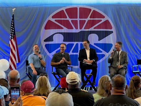 Texas Motor Speedway Honors Kevin Harvick With Harvicks H Ppy Hour Fan