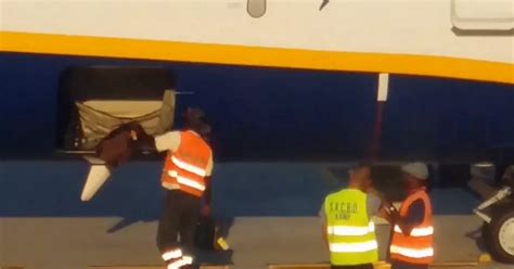 Video Shows Baggage Handlers Tossing Ryanair Luggage Around Like Sacks