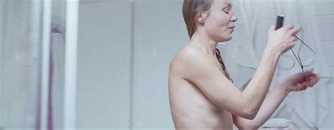 Nude Video Celebs Fanny Risberg Nude Middag Med Familjen