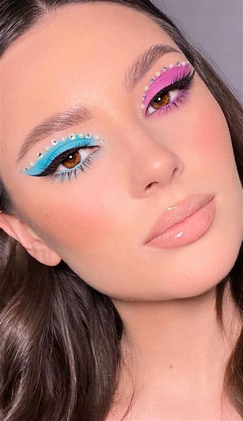 Gorgeous Makeup Trends To Be Wearing In 2021 Blue And Pink Eye Makeup