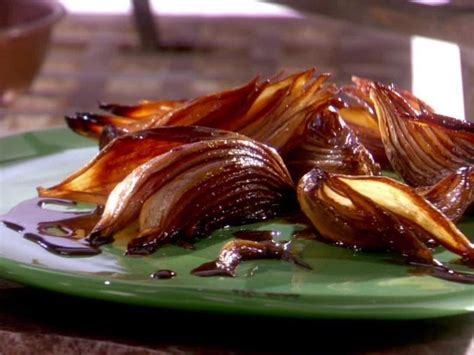 Запеченный лук: не только вкусно, но и полезнее сырого для вашего здоровья