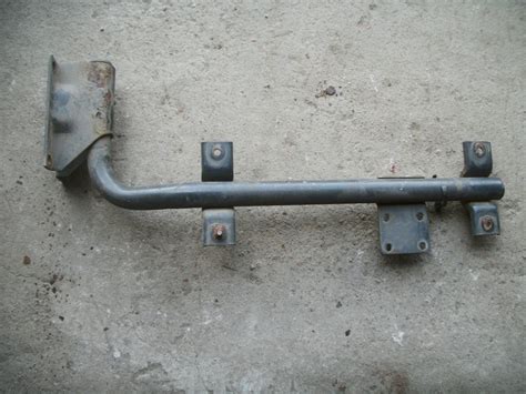 Кронштейны крыльев б/у для грузовика, тягача | Купить в СПб в грузовой ...