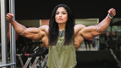 WOMAN BODYBUILDER WITH MOUNTAIN BICEPS : NELLI - YouTube