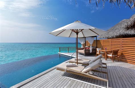 Baros Maldives - Resort Beds