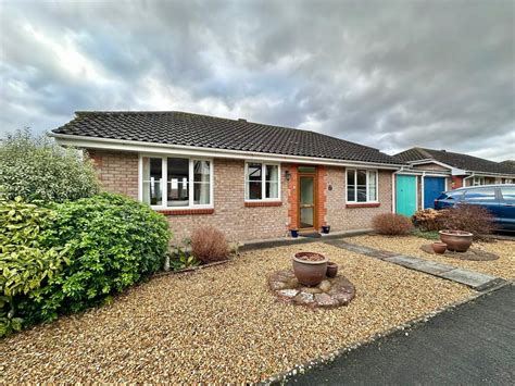 Bangor Close Bobblestock HEREFORD HR4 2 Bed Bungalow 250 000