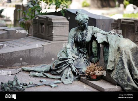 Impressive Sculptures On The Tombs And Monuments Of Cimitero