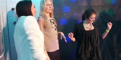 Wet Party Lesbian Strip Club Fingering Quims Tnaflix