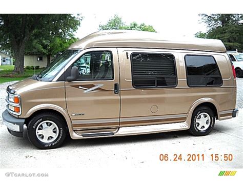 2000 Light Autumnwood Metallic Chevrolet Express G1500 Passenger Conversion Van 50998299 Photo